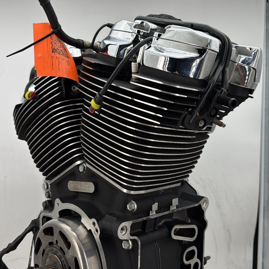 17 Harley Road Glide Touring OEM Milwaukee M8 107 Engine Motor Air Cooled 7 mi.