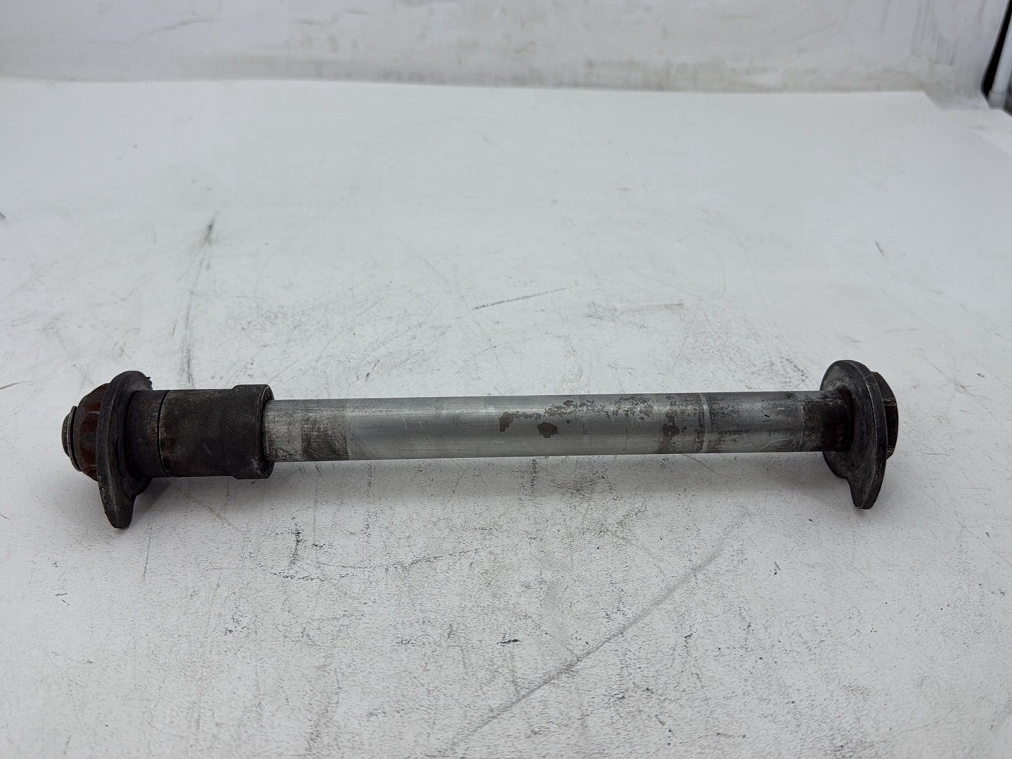 2003 Harley Electra Glide Touring Ultra FLHTCUI OEM Rear Wheel Axle Bolt Shaft