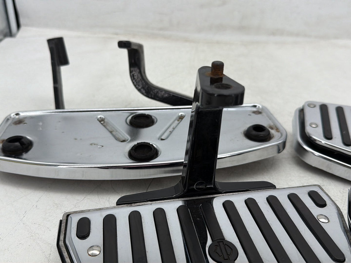2006 Harley Electra Glide Touring Ultra FLHTCUI OEM Left Right Driver & Pass Floorboard Foot Rest