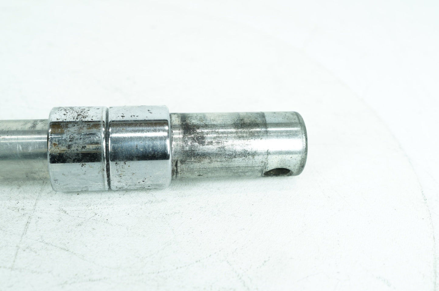 1999 - 2006 Harley-Davidson Touring Electra Glide Ultra Front Wheel Axle Bolt Shaft 43364-00