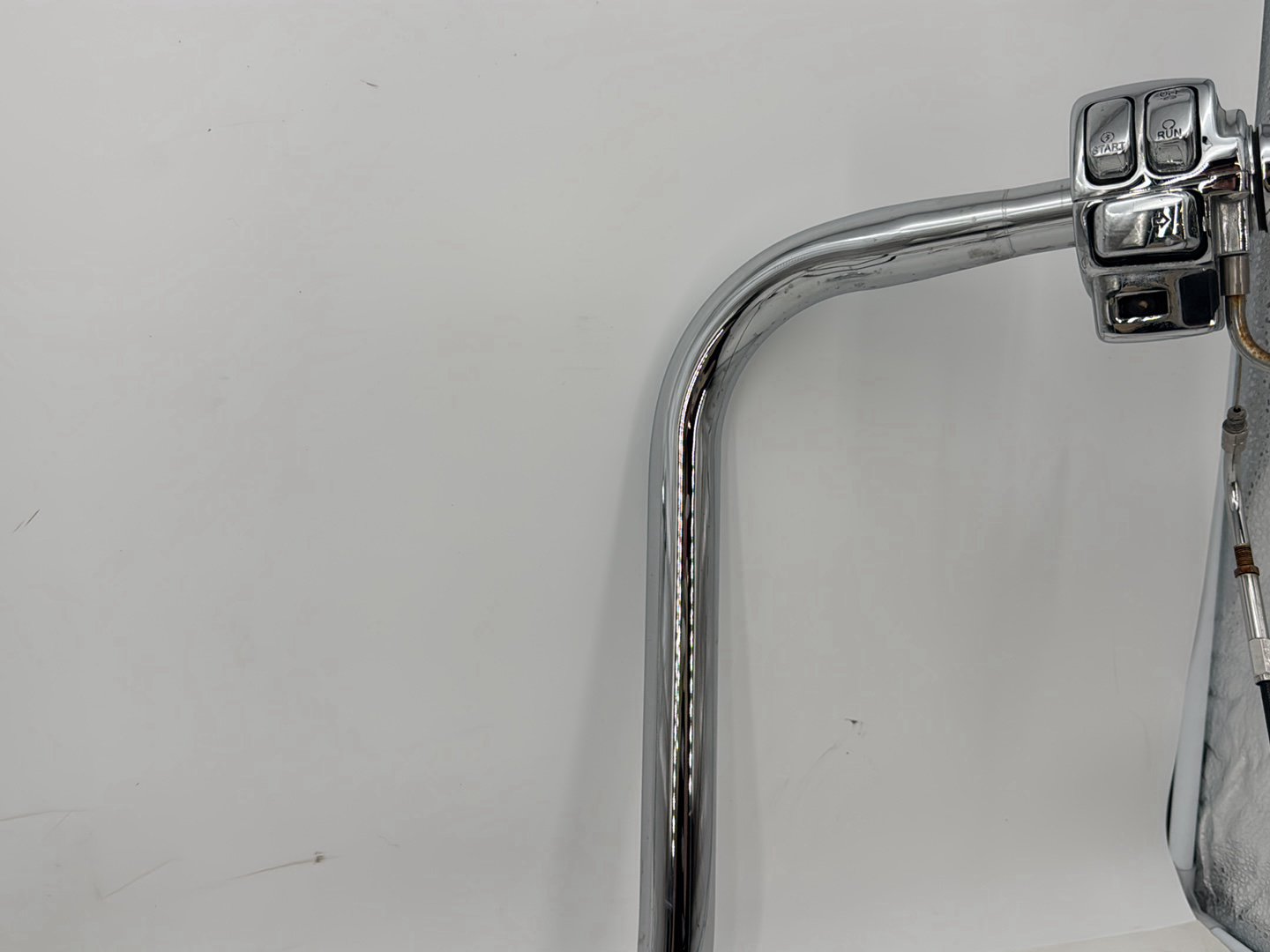 1999 - 2006 Harley-Davidson Touring Road King Custom Handlebars Left Right Switches Controls 71685-06A