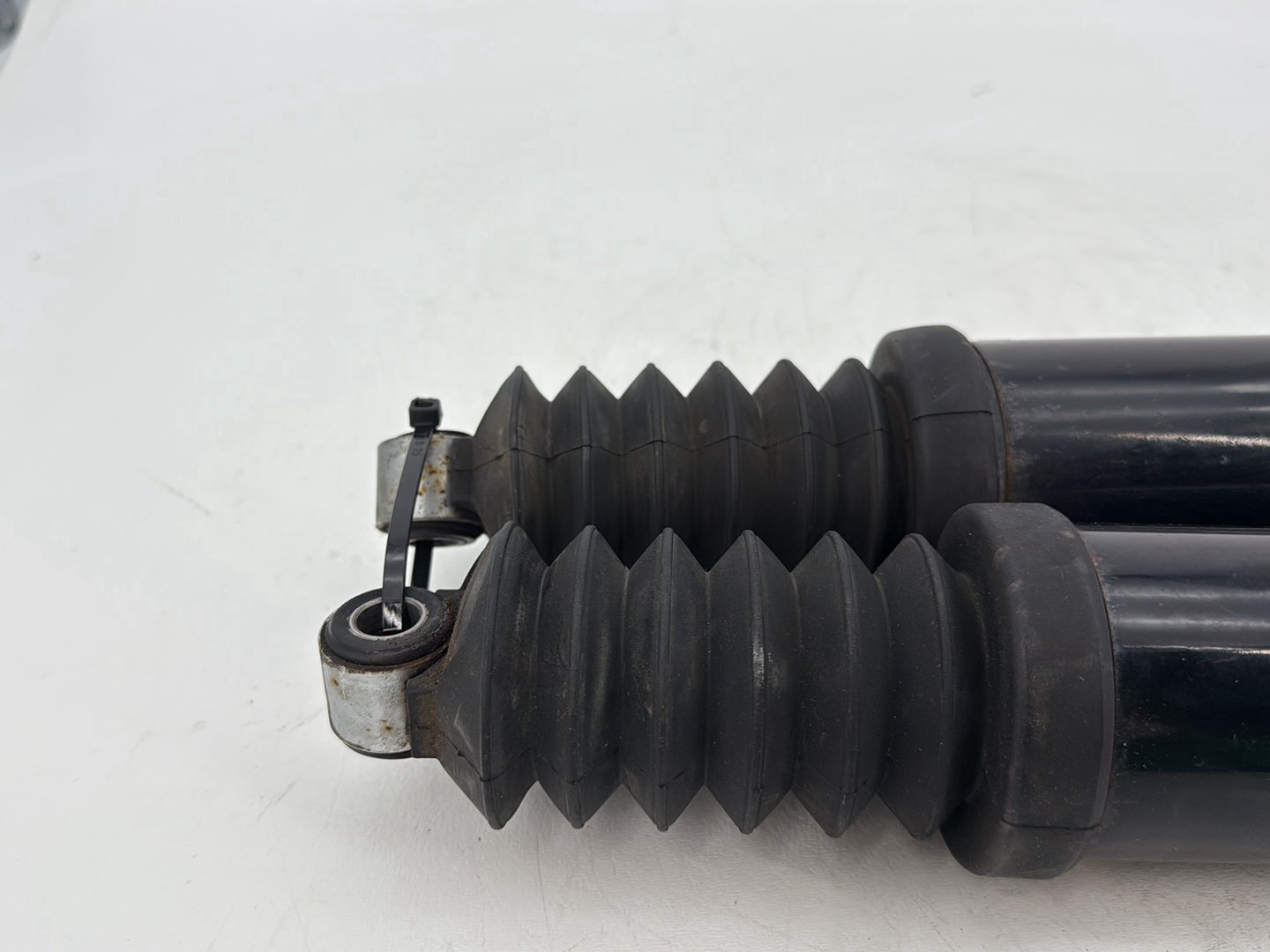 2008 Harley Touring FLHTCU Electra Glide Ultra OEM Rear Left Right Shock Absorbers