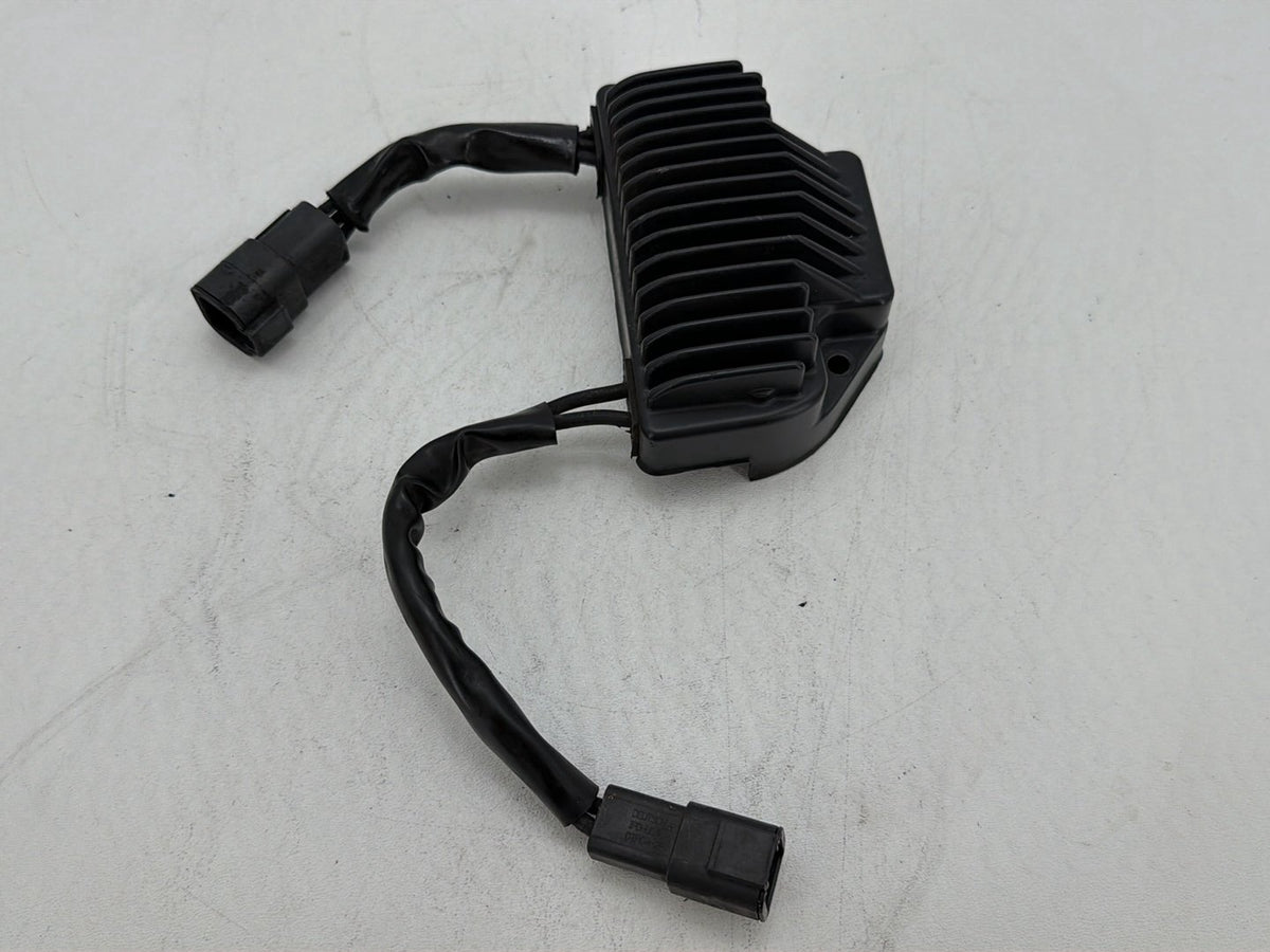 2007 Harley Dyna Street Bob FXDBI OEM Voltage Regulator Rectifier