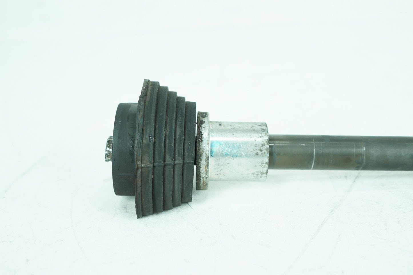 2007 - 2012 Harley-Davidson Touring Electra Glide Ultra Engine Mount Pivot Bolt Shaft 42859-06B