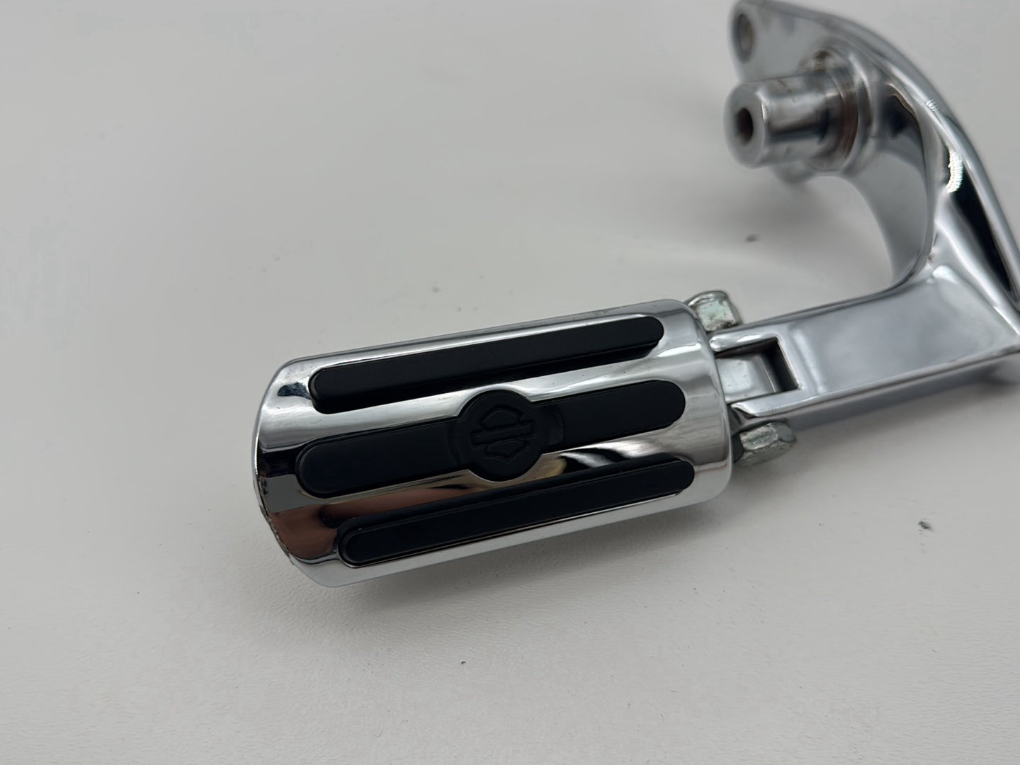 1999 - 2006 Harley-Davidson Dyna Wide Glide Right Driver Foot Controls Peg Rest 42481-92