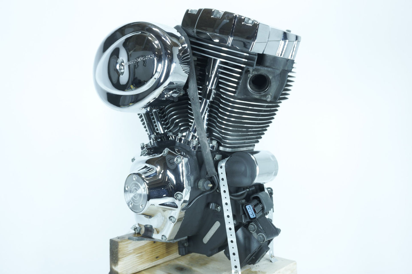 1999 - 2006 Harley-Davidson Dyna Wide Glide CARB Twin Cam 88 Engine Motor  	16165-00