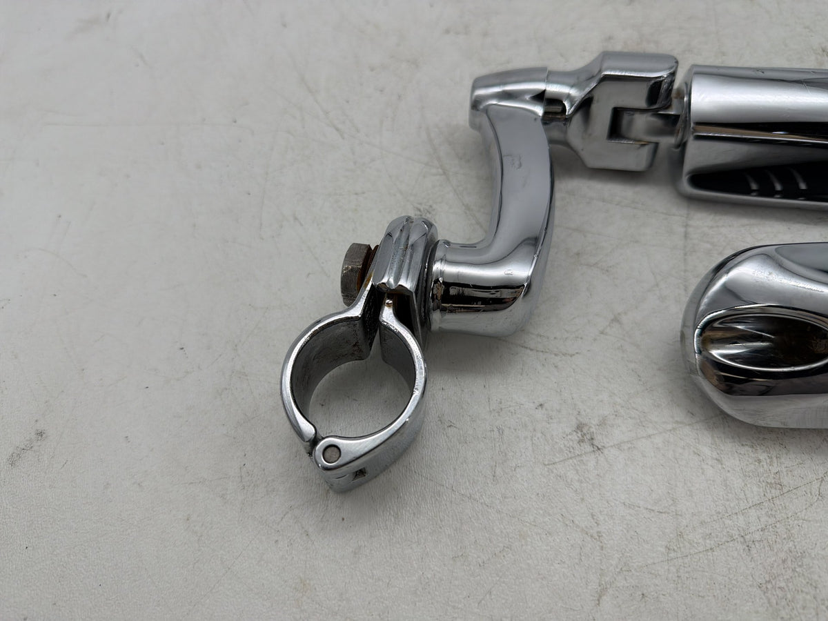 2010 Harley Street Glide Touring FLHX OEM Front Right Left Highway Foot Pegs
