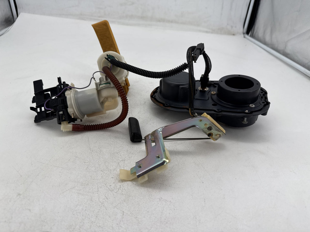 2014 Harley Dyna Switchback FLD OEM Fuel Pump Gas Gasoline Petrol Sending