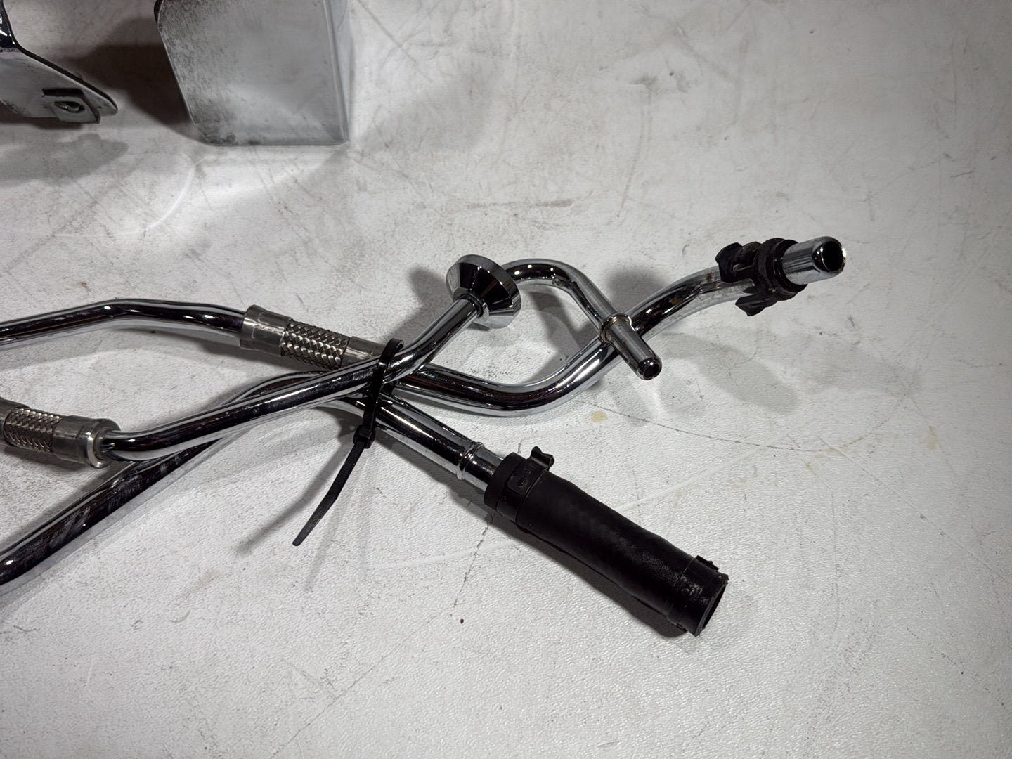 2011 Harley Heritage Softail Classic FLSTC OEM Oil Tank Reservoir Bottle Canister & Dipstick