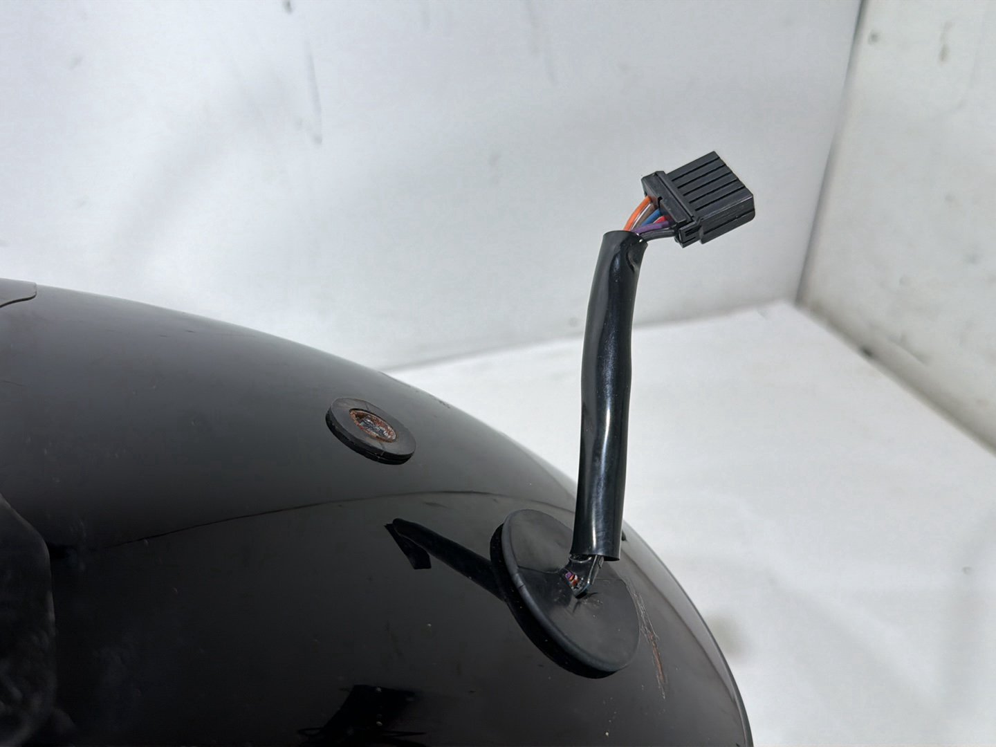 2005 Harley Sportster 1200 Roadster XL1200R OEM Rear Wheel Fender Taillight Brake Lamp