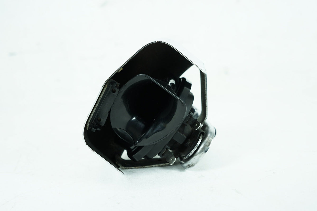 2005 Harley Softail FLSTC Heritage Classic OEM Horn Signal Klaxon Chrome Cover