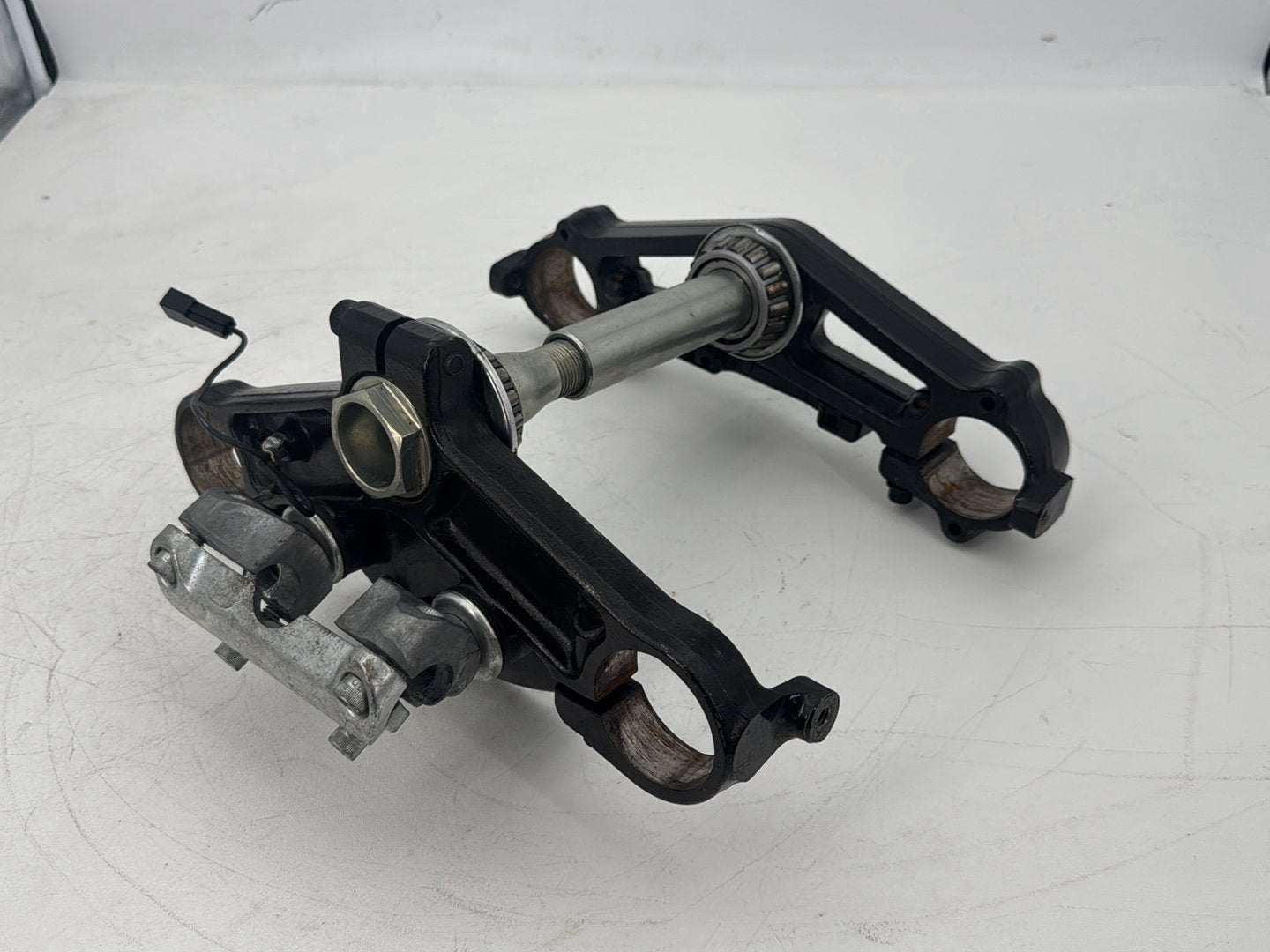 2008 - 2016 Harley-Davidson Touring Electra Glide Ultra Front Fork Upper Lower Triple Tree 45700020