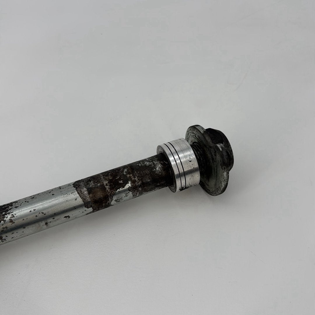 2008 - 2016 Harley-Davidson Touring Street Glide Rear Wheel Axle Bolt Shaft   41056-09
