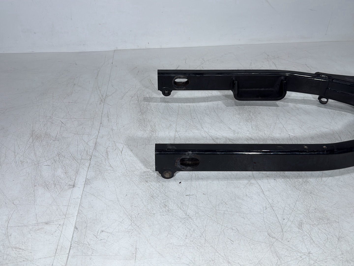 1999 - 2006 Harley-Davidson Touring Electra Glide Classic Rear Fork Swingarm Swing Arm 47427-99A