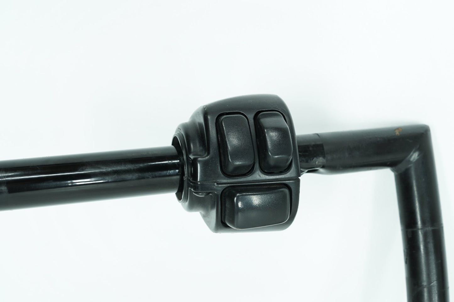 2004 - 2013 Harley-Davidson Sportster Base 883 Handlebars Left Right Switches Controls  	71682-06A