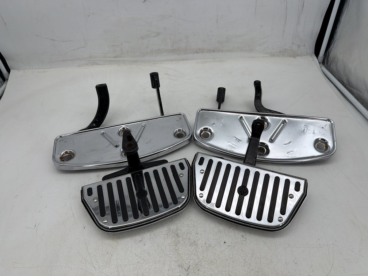 2004 Harley Electra Glide Touring Ultra OEM Left Right Driver & Pass Floorboard Foot Rest