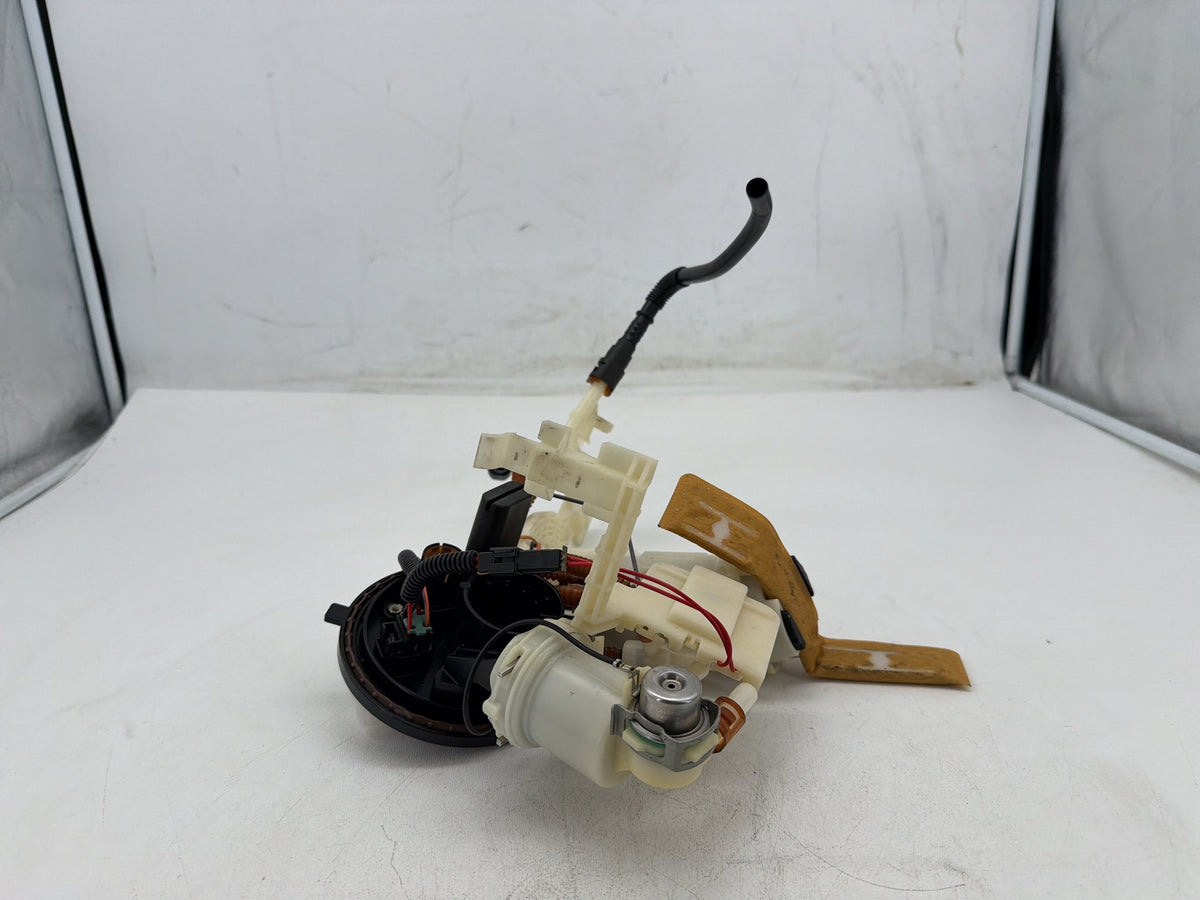 2011 Harley Road King Touring FLHR OEM Fuel Pump Gas Gasoline Petrol Sending