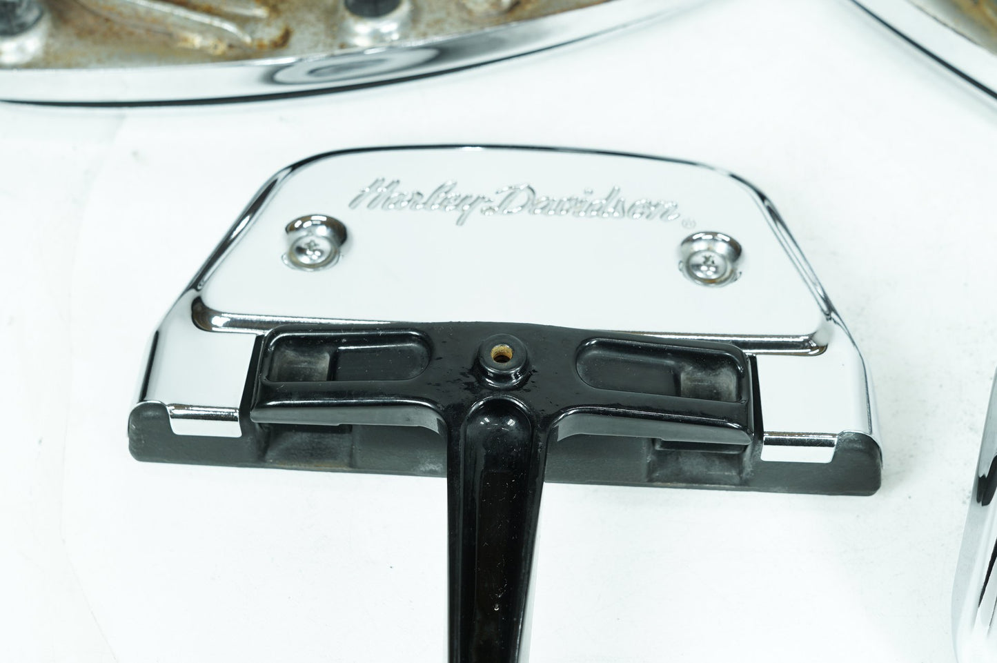 1999 - 2006 Harley-Davidson Touring Electra Glide Classic Left Right Driver & Pass Floorboard Foot Rest  	50621-79A