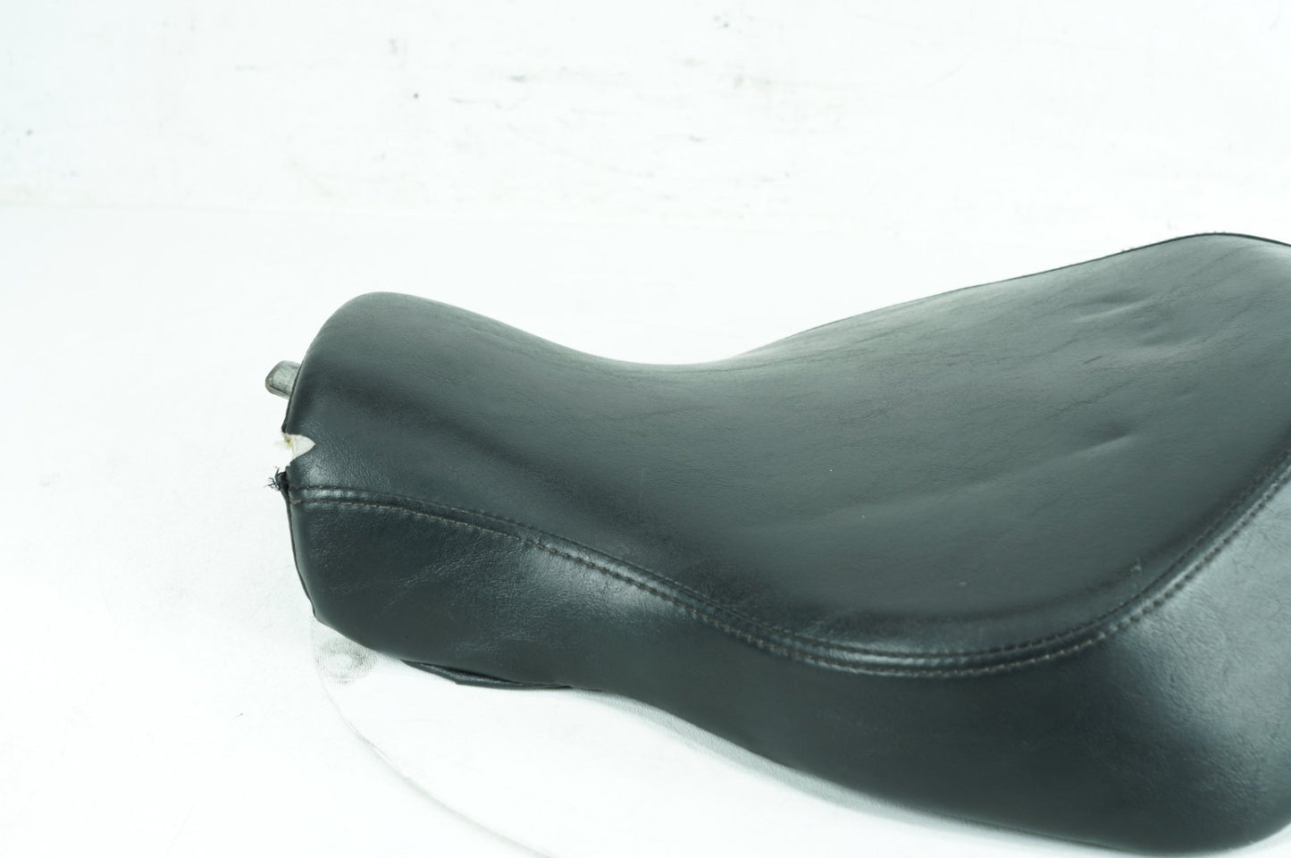 2004 - 2013 Harley-Davidson Sportster 1200 Low Rider Driver Solo Seat Pillion  	51532-07