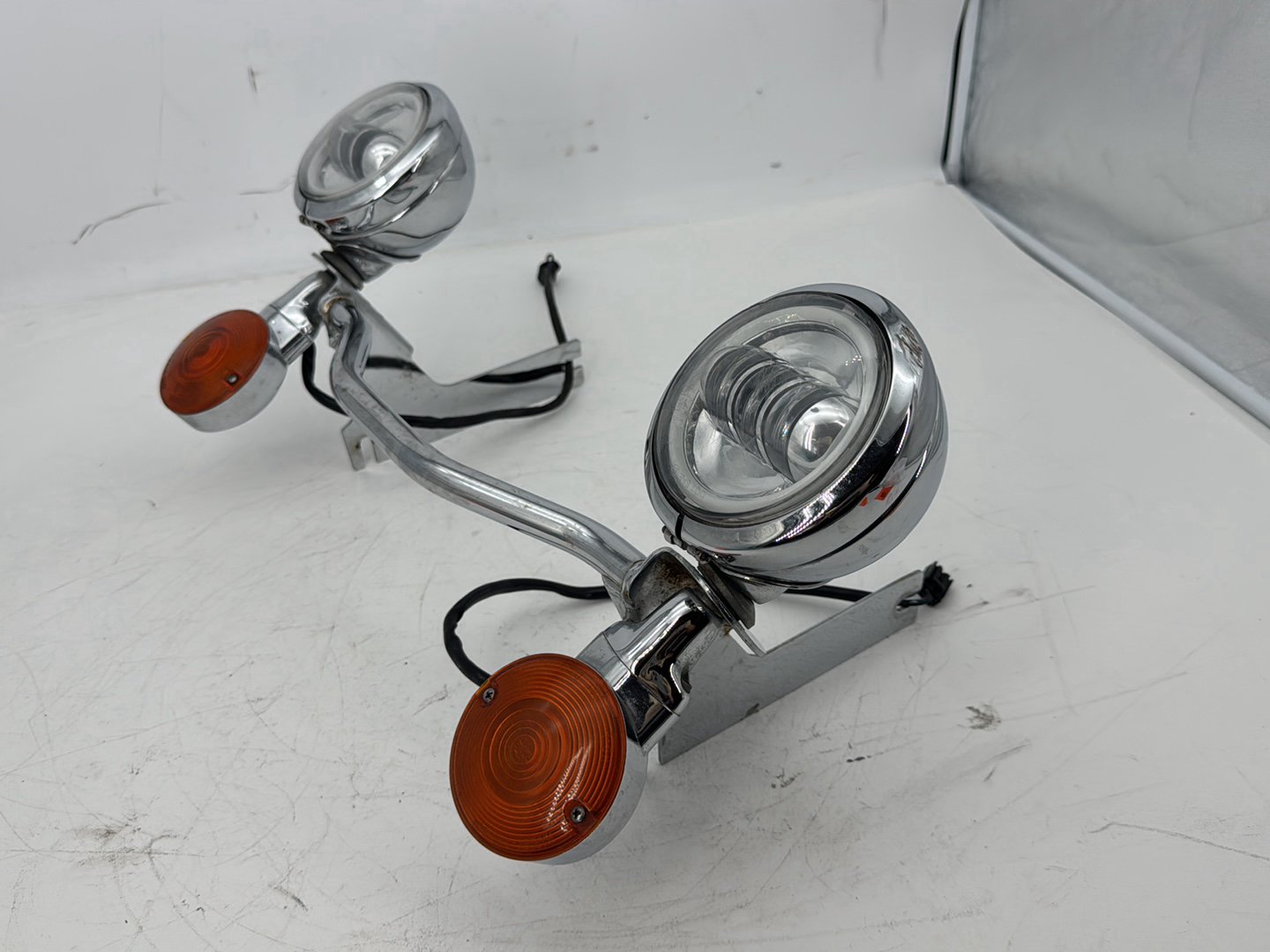 2008 Harley Touring FLHT Electra Glide OEM Front Turn Signal Indicators Aux Light Bar