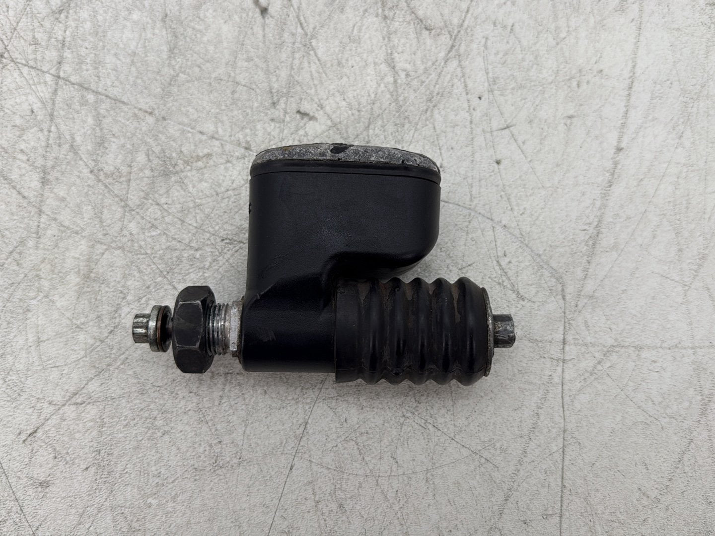 2007 Harley Dyna Street Bob FXDBI OEM Rear Brake Master Cylinder Reservoir