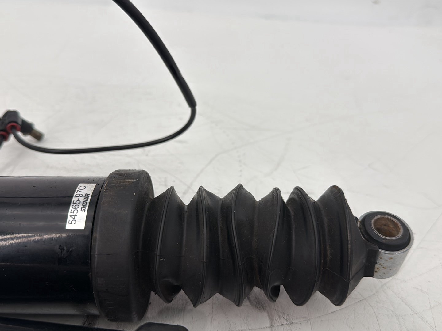2006 Harley Touring FLHRI Road King OEM Rear Left Right Shock Absorbers