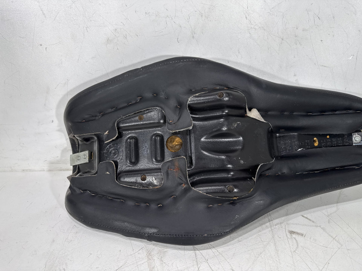 2005 Harley Dyna Super Glide Custom FXDC OEM Passenger Rider Driver Seat Saddle