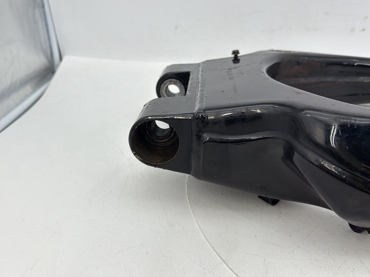 2010 Harley Touring FLHTCU Electra Glide Ultra OEM Rear Fork Swingarm Swing Arm