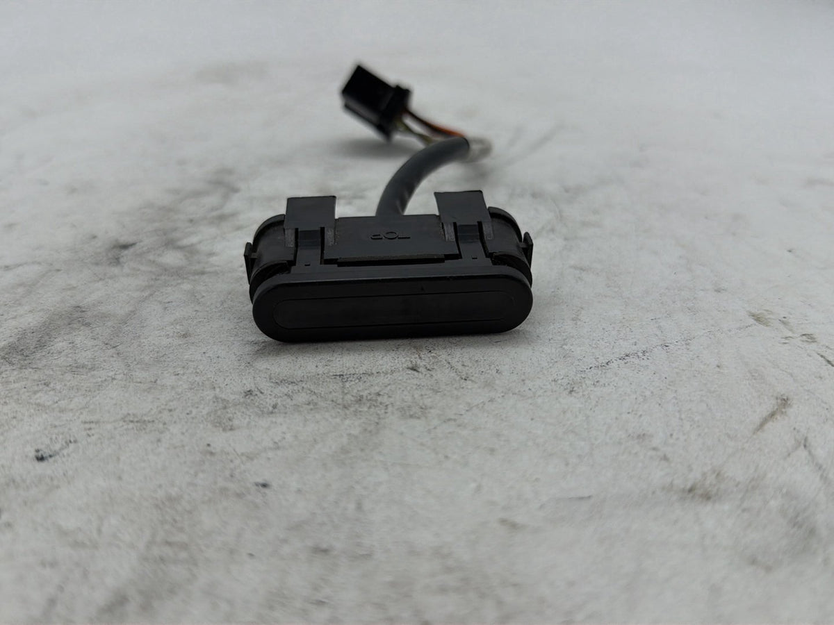 2011 Harley Road Glide Touring FLTRX OEM Dash Indicator Lamp Wire Plug 68789-96A