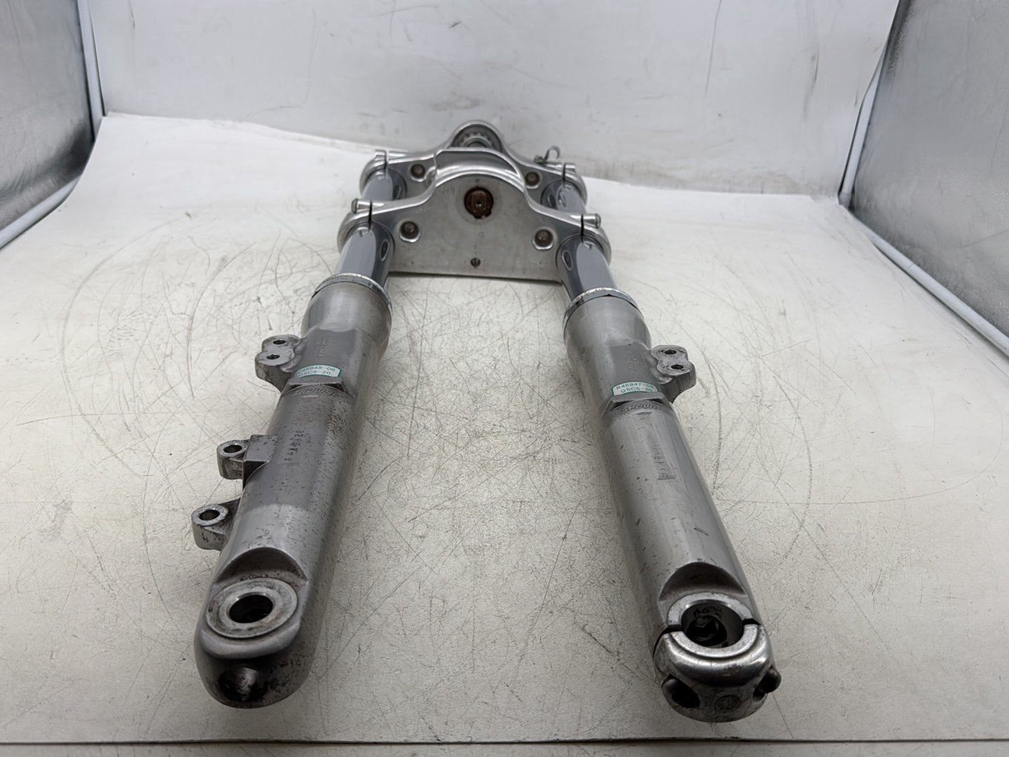 2007 Harley Dyna Street Bob FXDBI OEM Front Triple Tree Set & LH RH Fork Legs Sliders