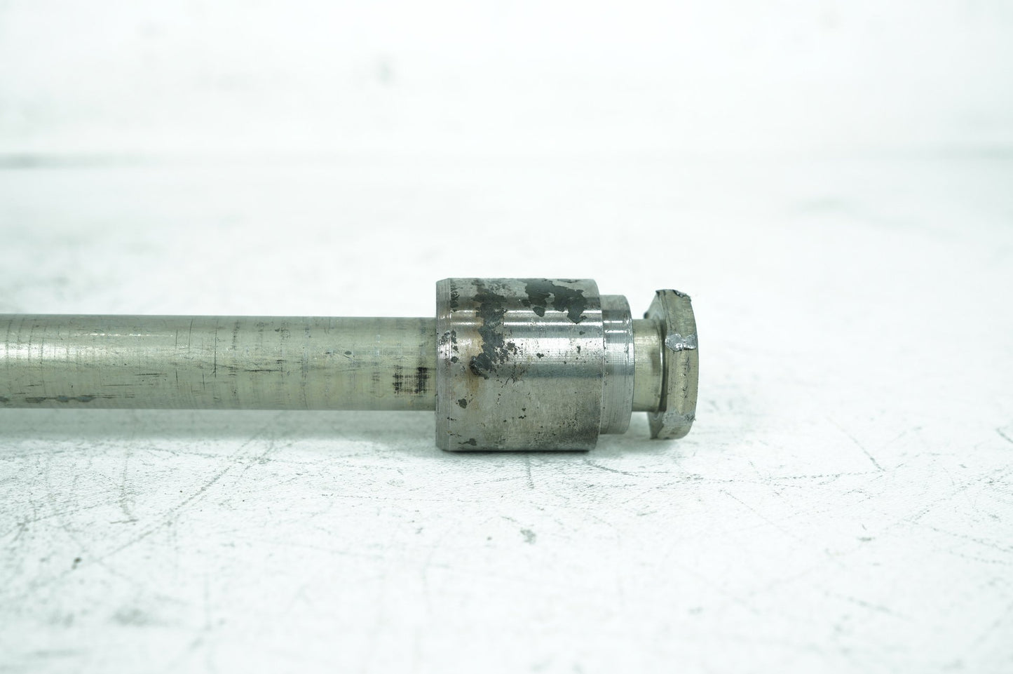 2007 - 2017 Harley-Davidson Dyna Switchback Rear Fork Swingarm Pivot Bolt Shaft 47641-06