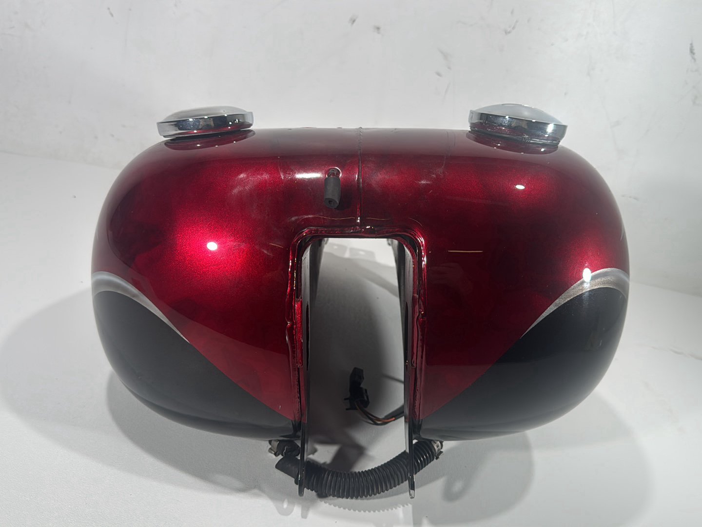 2004 Harley Softail FLSTC Heritage Classic OEM Fuel Gas Tank Gasoline Reservoir