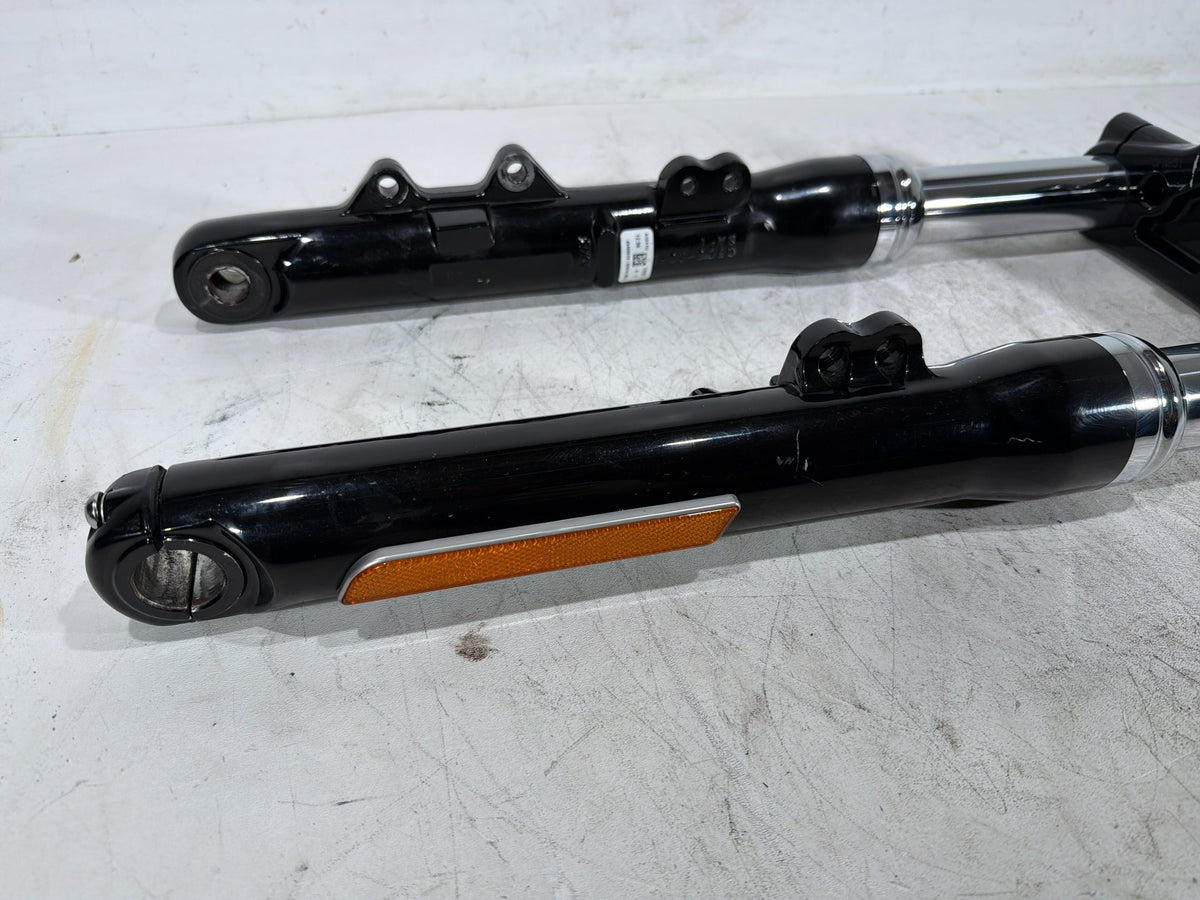 2017 Harley Dyna Street Bob OEM Front Triple Tree Set & LH RH Fork Legs Sliders