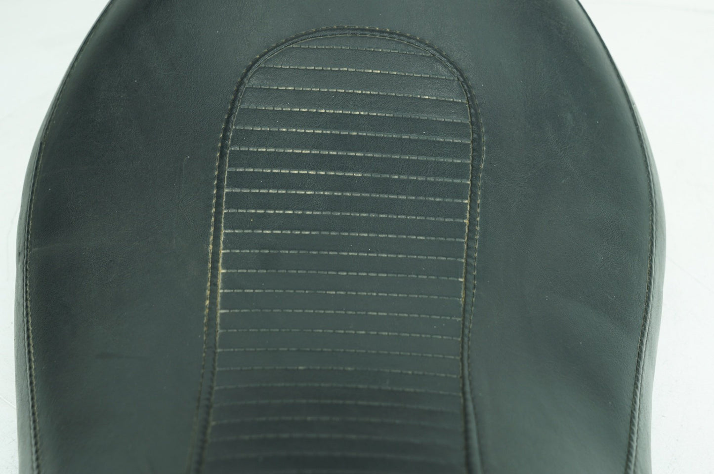 1999 - 2006 Harley-Davidson Dyna Low Rider Passenger Rider Driver Seat Saddle 53078-04
