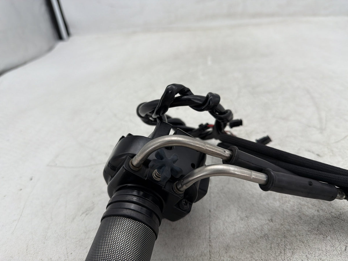 2012 Harley Dyna Fat Bob FXDF 103 OEM Right Engine Start Kill Switches Controls