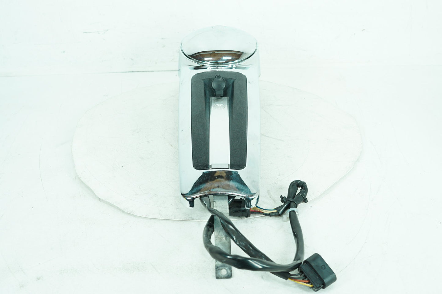 2007 - 2011 Harley-Davidson Touring Electra Glide Ultra Fuel Gas Tank Dash Console NOKey 61270-08