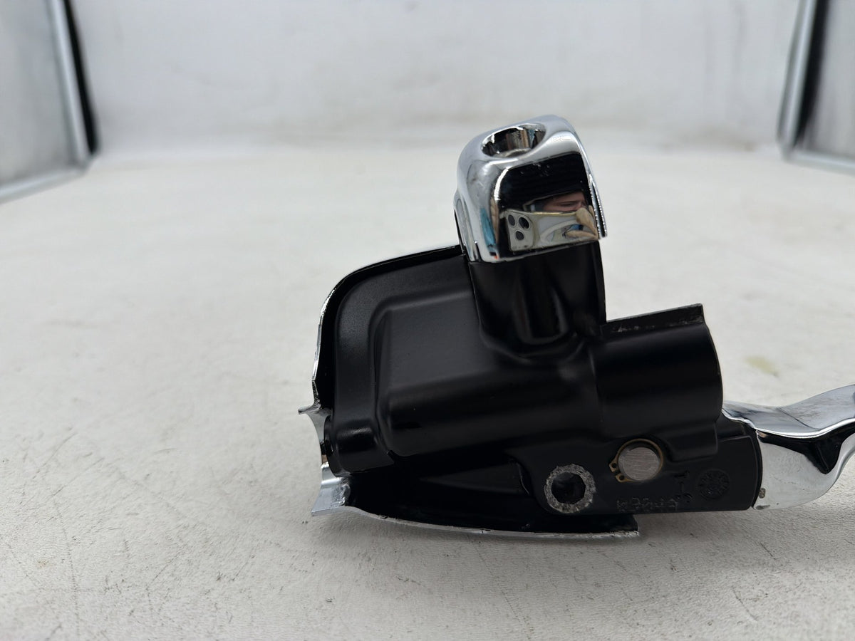 04 Harley Road King Touring Classic OEM Front Right Brake Lever Master Cylinder