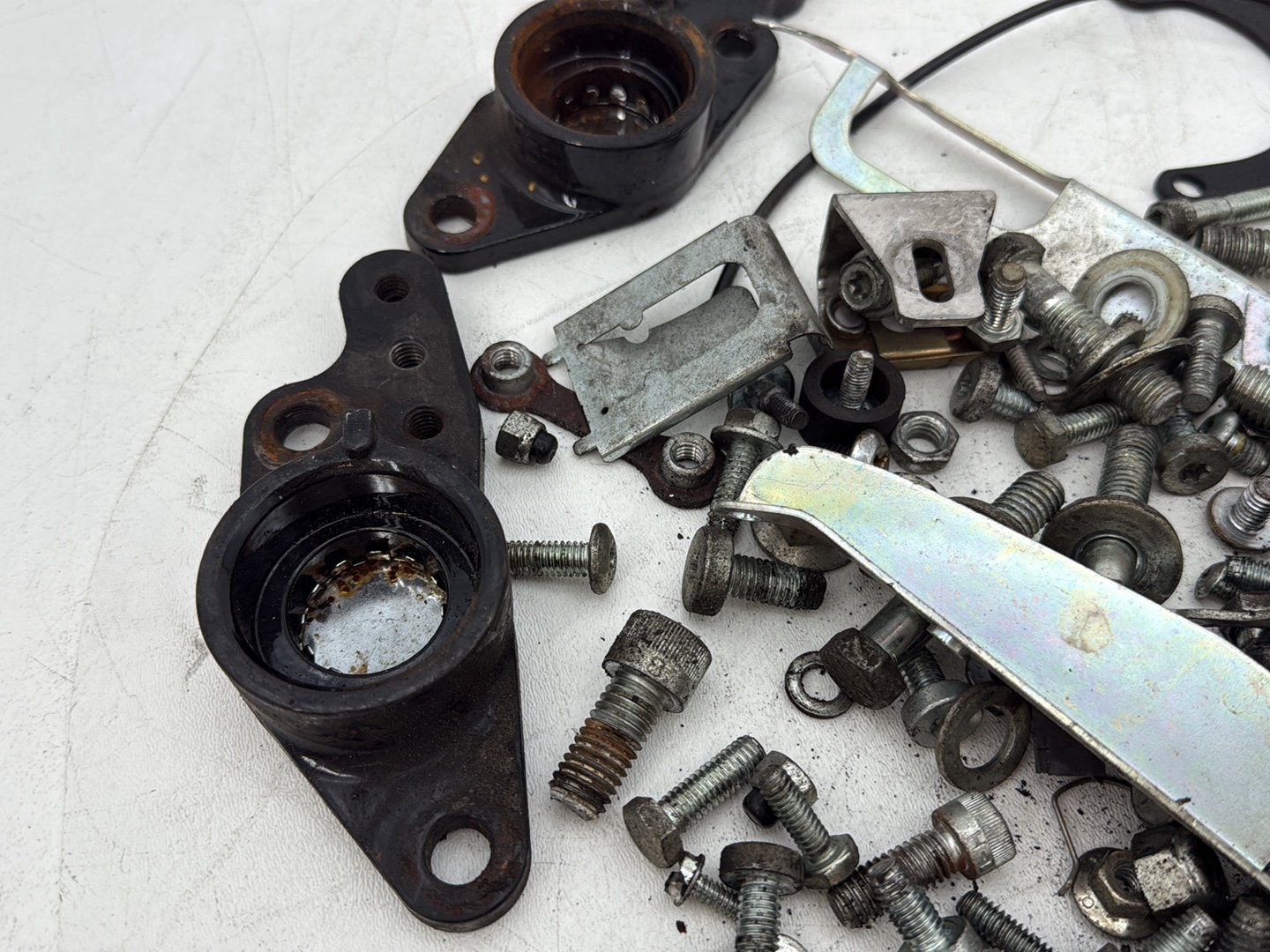 1999 - 2006 Harley-Davidson Touring Electra Glide Ultra Hardware Bolts Nuts & Brackets 50588-03 , 50589-03