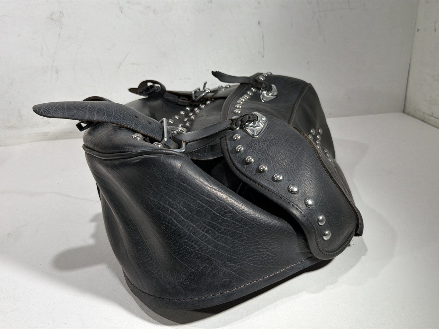 2011 Harley Heritage Softail Classic OEM Rear Right 1 Saddlebag Luggage Leather