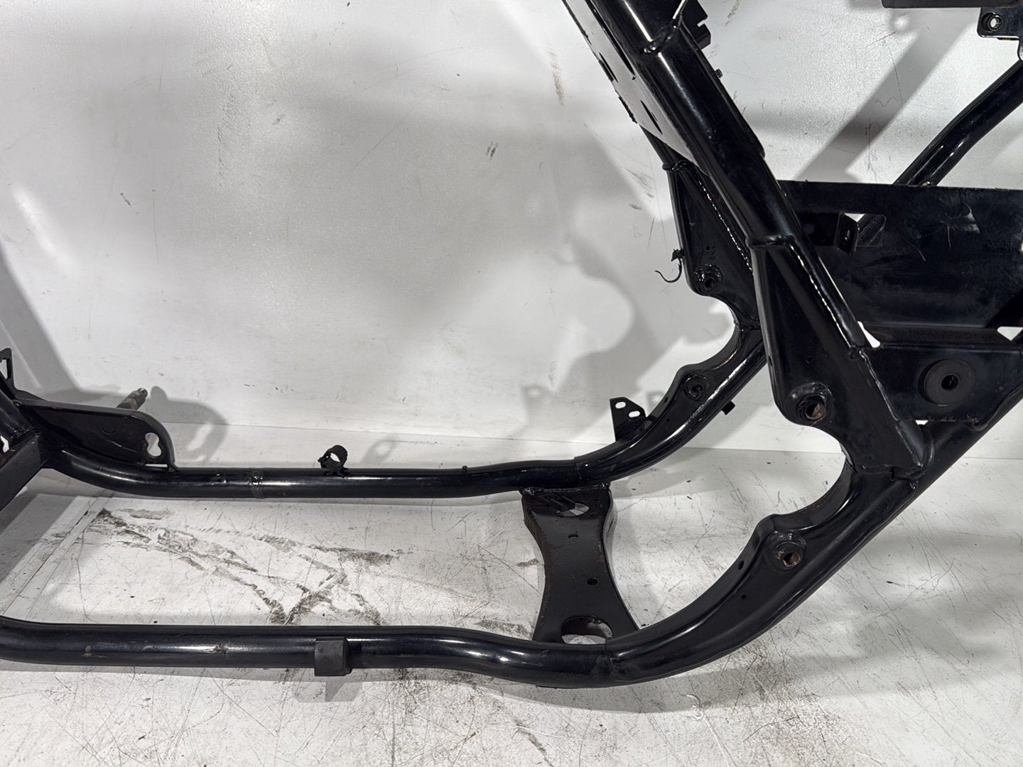 1998 Harley Touring FLHTCUI Electra Glide Ultra OEM Body Main Frame Chassis CLN CLR