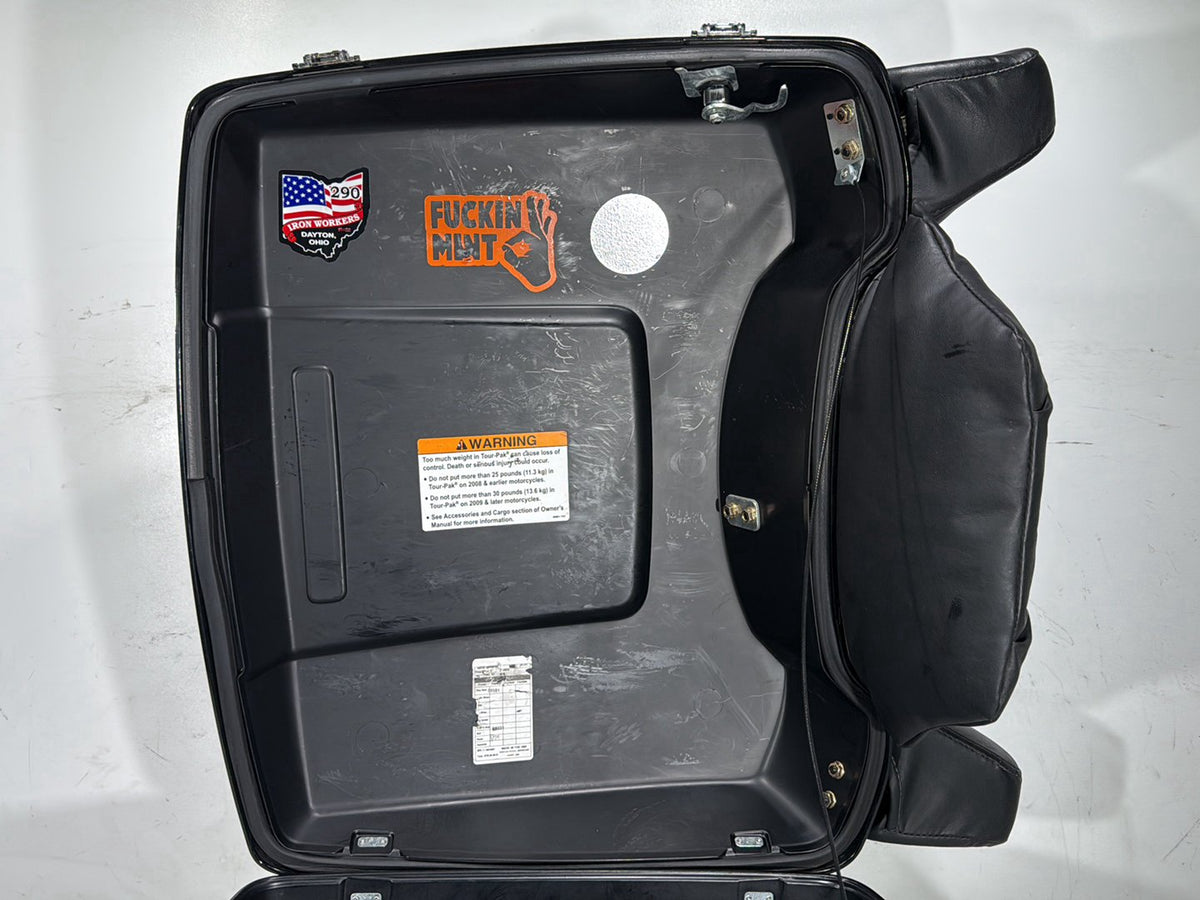 2010 Harley Street Glide Touring FLHX OEM Pass Backrest Tour Pak Luggage NOKey