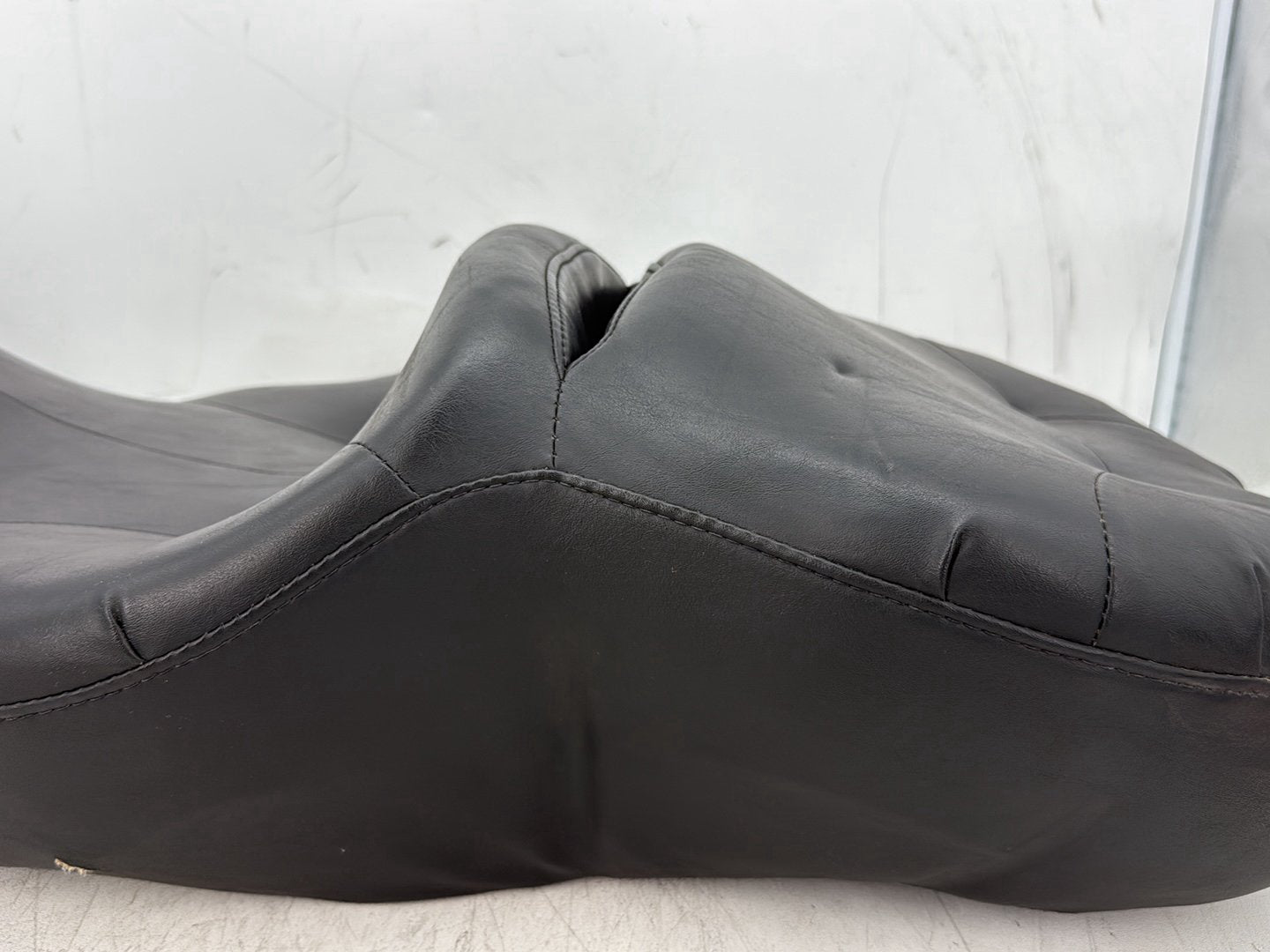 2005 Harley Electra Glide Touring Ultra FLHTCUI OEM Passenger Rider Driver Seat Saddle