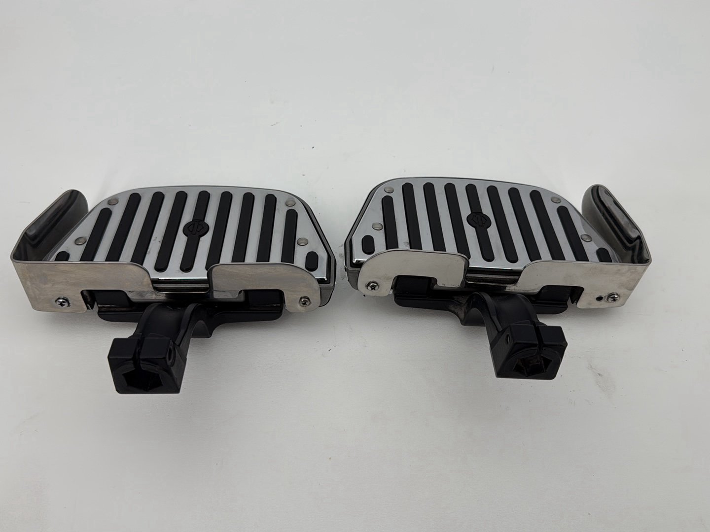 2007 Harley Softail Heritage Classic FLSTC OEM Left & Right Passenger Floorboard Foot Rest