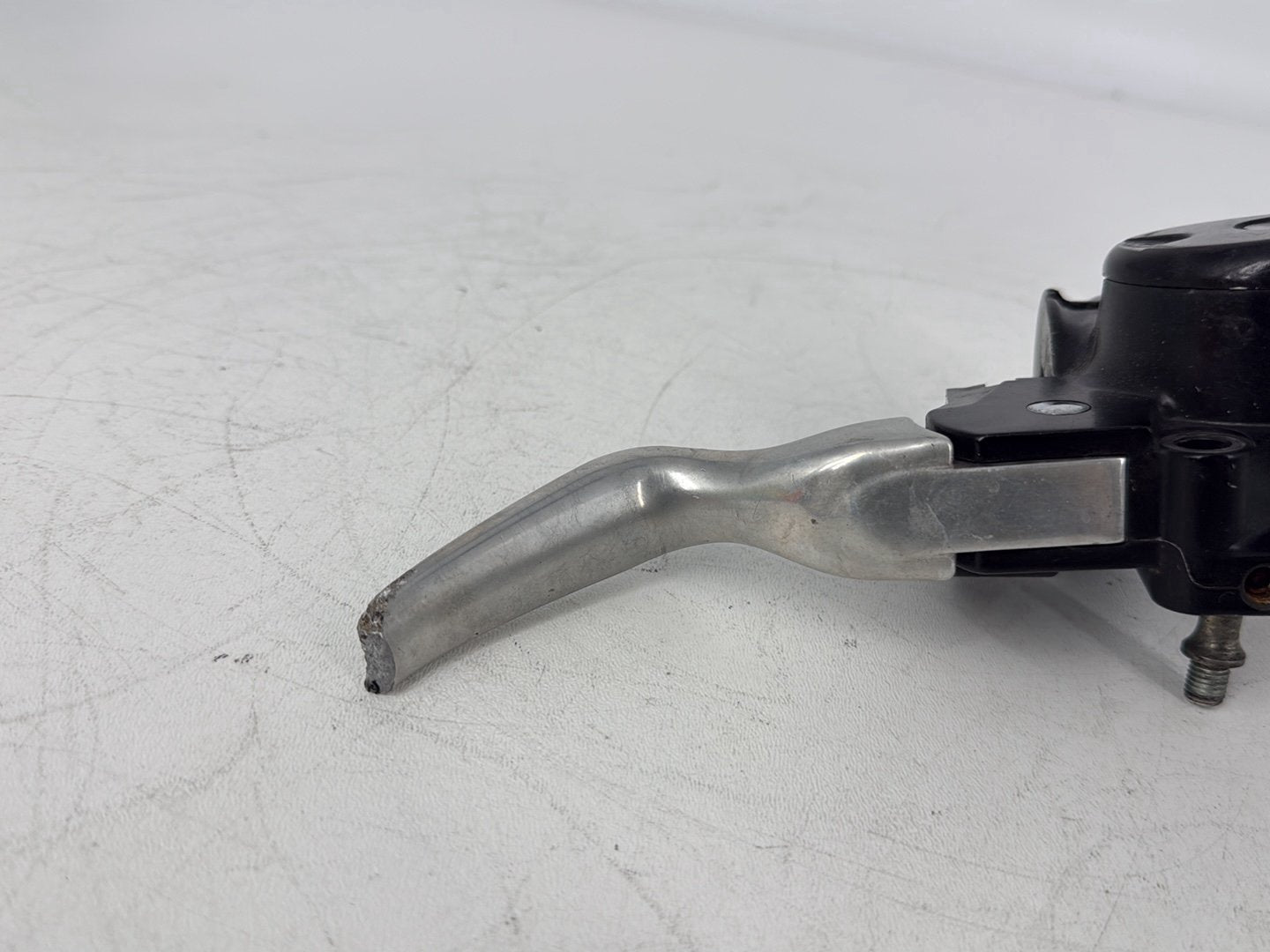 2005 Harley Sportster XL883C 883 Custom OEM Front Right Brake Lever Master Cylinder