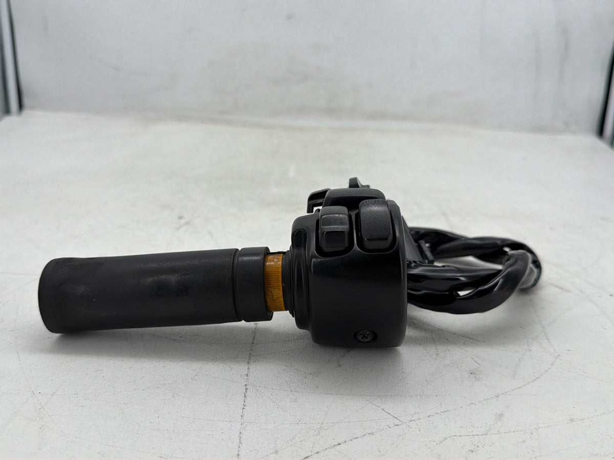 2011 Harley Electra Glide Touring OEM Right Engine Start Kill Switches Controls