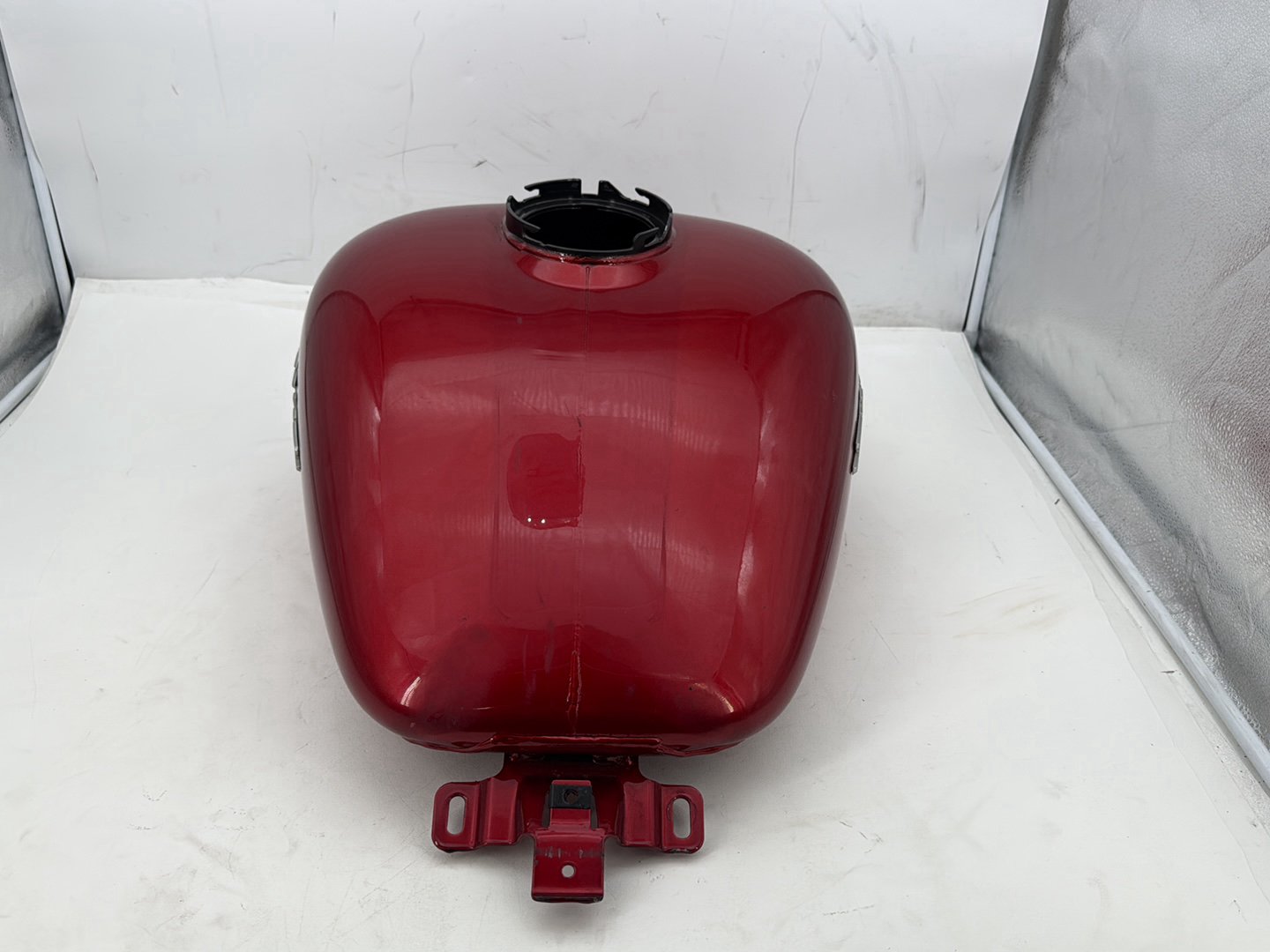 2013 Harley Street Glide Touring FLHX OEM Fuel Gas Tank Gasoline Reservoir