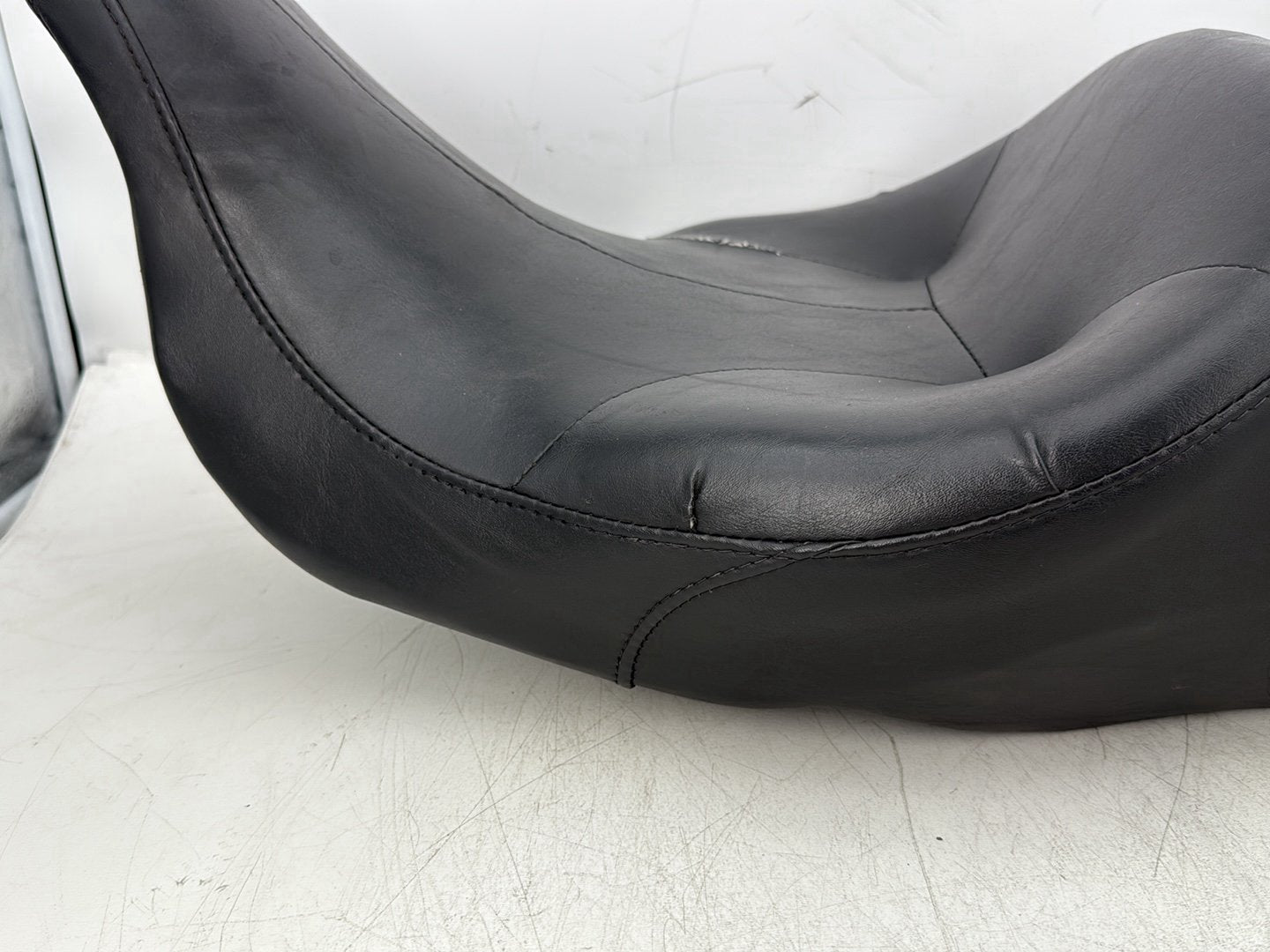 2006 Harley Electra Glide Touring Classic FLHTCI OEM Passenger Rider Driver Seat Saddle