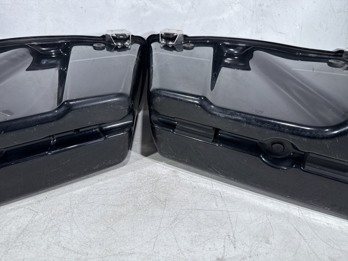 2009 Harley Electra Glide Touring Ultra OEM Left Right Saddlebags Luggage NOKey