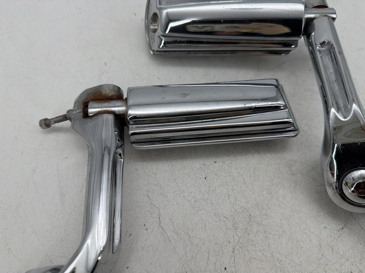 2012 Harley Electra Glide Touring Ultra OEM Front Right Left Highway Foot Pegs