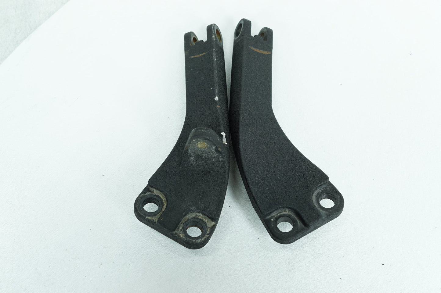 2007 - 2017 Harley-Davidson Dyna Switchback Left Right Foot Rest Peg Support Bracket 49224-06A